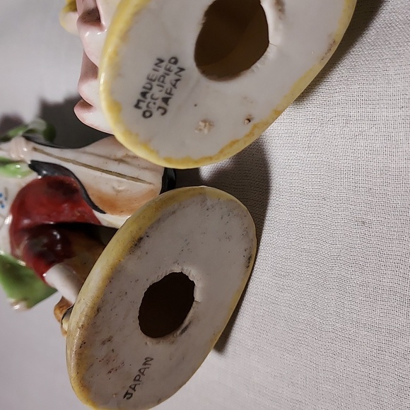 Vintage  Made in Occupied Japan Man With Mandolin Lady With Violin Figurines - Picture 9 of 9